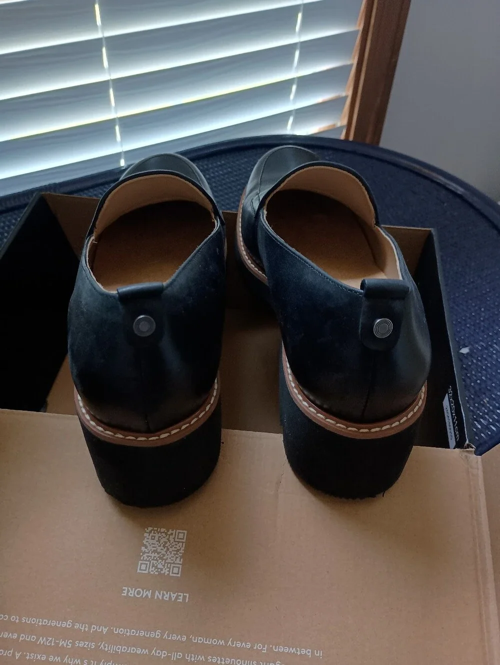 Like New Naturalizer Cabaret Black Leather Lug Sole Loafers 9